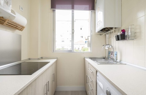 Moscardo Casa | 14 WIFI+A/C+METRO/BUS misma calle a 10 min centro
