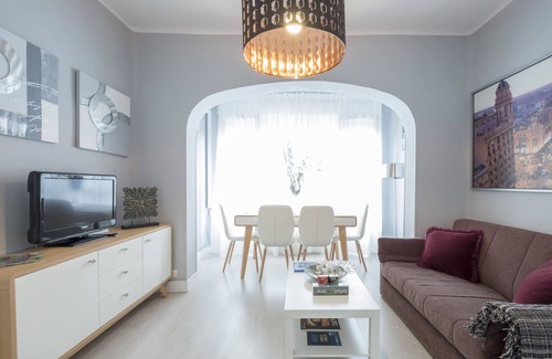 Moscardo Casa | 14 WIFI+A/C+METRO/BUS misma calle a 10 min centro