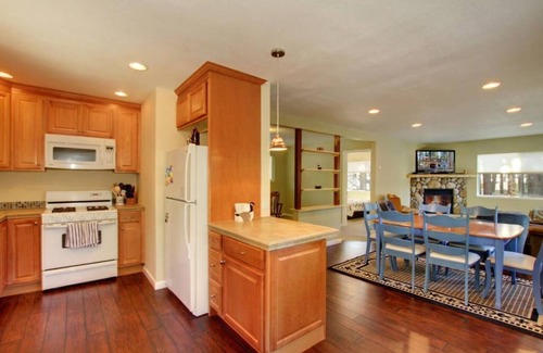Black Bart Casa | Conjunto de 4 habitaciones Tahoe Home en un lote enorme