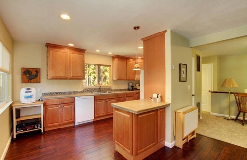 Black Bart Casa | Conjunto de 4 habitaciones Tahoe Home en un lote enorme