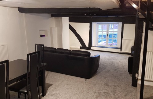 Newent Apartamento | Siglo XIV, 4 camas, exudado carácter