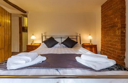 Bloxham Casa | 14th-century cosy 3-bed cottage Business stays