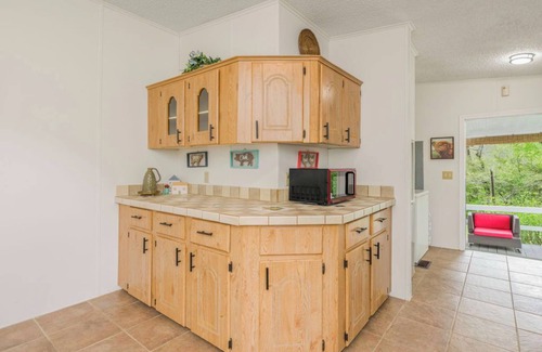 Coosa County Casa | 15 acres, hot tub, pond, creek, pet friendly!