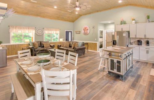 Newport Casa | 15 Mi to Pigeon River Rafting Newly Built Cabin!