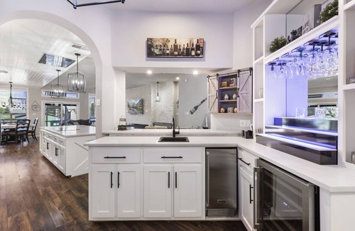 April Sound Casa | 15 miles to Renaissance Fest-Beautiful Lakefront property-Weekly Discounts!
