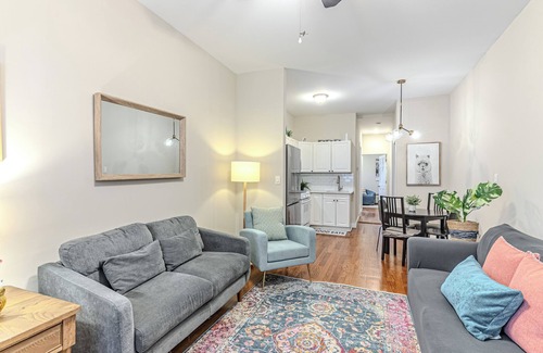 West New York Apartamento | 15 Min to NYC 2 Bedroom Apartment