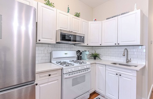West New York Apartamento | 15 Min to NYC 2 Bedroom Apartment