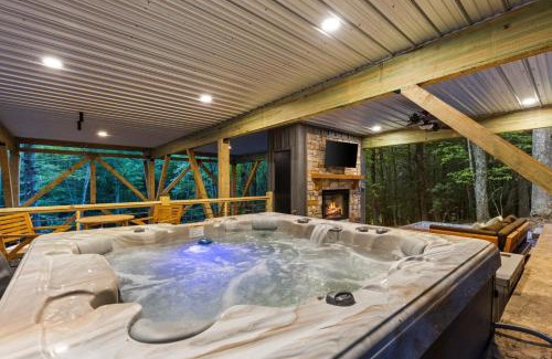 Morganton Casa | 15 min to Town Creekside Hot Tub Fire Pit