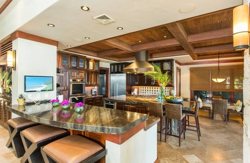 Kahala Casa | 15% Off Summer Special! Luxury Oceanfront Estate: Banyan House 4BD