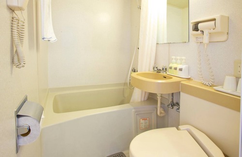 Naka Ward Hotel | 15 square meters smoking compact twin 10 ocloc / Hamamatsu Shizuoka