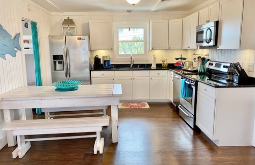 Laguna Beach Estates Casa | $775 Aug 8-23!! Laguna Beach~5th House from the Perfect Beach Access# 83! Covered Parking!!