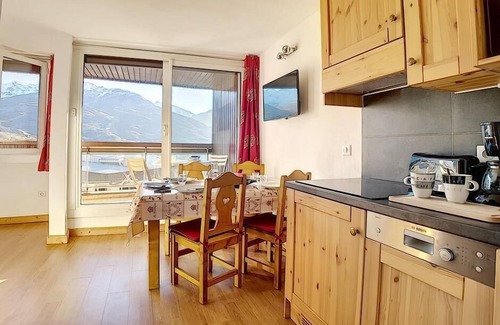 Reberty Apartamento | 150m from resort center, 6th floor, view mountain/ski slopes, ski locker, 28m², Les Menuires