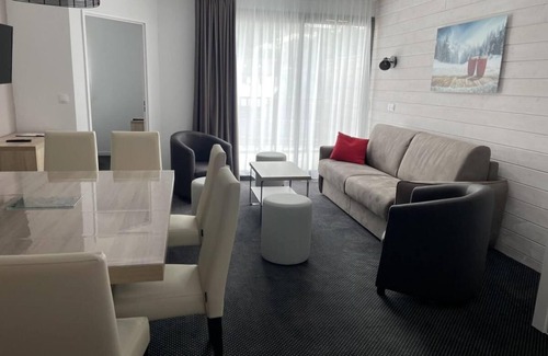 Eaux-Bonnes Apartamento | 150m from ski slopes, 3rd floor, view ski slopes, swimming pool, terrace, tv, ski locker, 61m²