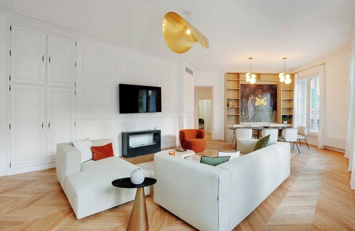 Saint-Gervais Apartamento | 150m2 Exceptional Living in Marais windows overlooking beautiful Hotel de Ville