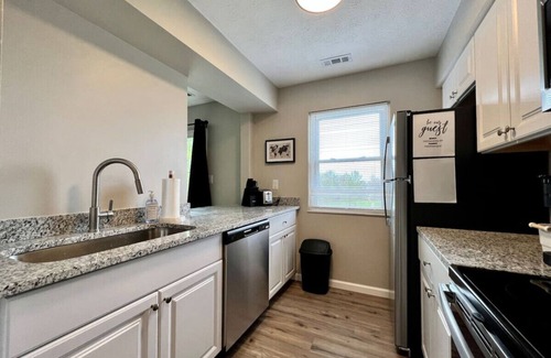 Middletown Condominio | 1520 L Bonita · TWO Bedroom Middletown Apartment FREE Laundry