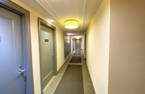 Bloor-Yorkville Condominio | 155 Yorkville Apartment