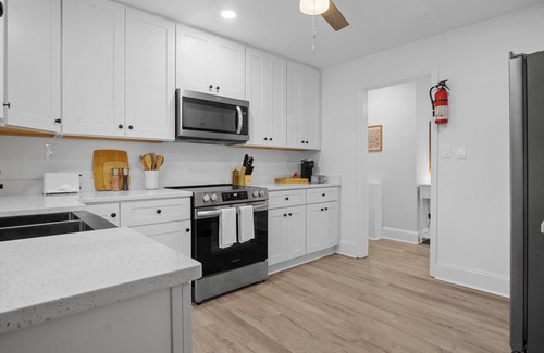 Charlotte Casa | 15min to Downtown & UNC - BBQ, Outdoor Games & Dining