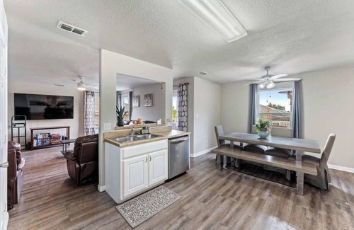 San Antonio Casa | 15Min to Lackland AFB (House)