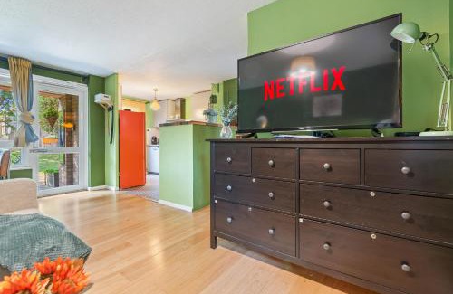Chaucer Apartamento | 15PercentOff- Luxe 4Beds home in London Bridge w Parking, Pets & Netflix-Mobile&Genius Offers!