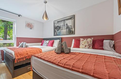 Chaucer Apartamento | 15PercentOff- Luxe 4Beds home in London Bridge w Parking, Pets & Netflix-Mobile&Genius Offers!