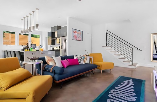 Blackshear-Prospect Hill Casa | 16 Guest Home w Outdoor Lounge and Rooftop Patio