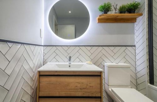 Newmarket Casa | 16 Waterloo Close, Newmarket