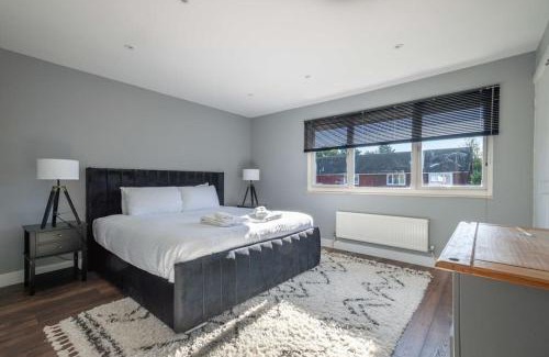 Newmarket Casa | 16 Waterloo Close, Newmarket