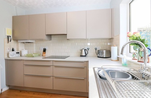 Crail Cabaña | 16 WESTGATE SOUTH, family friendly, country holiday cottage in Crail