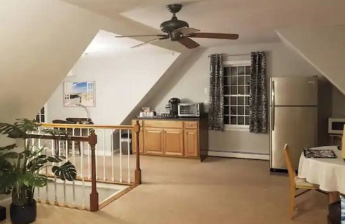 Chiltonville Casa | 1620 Retreat - Walk to BID Hosp, Private suite