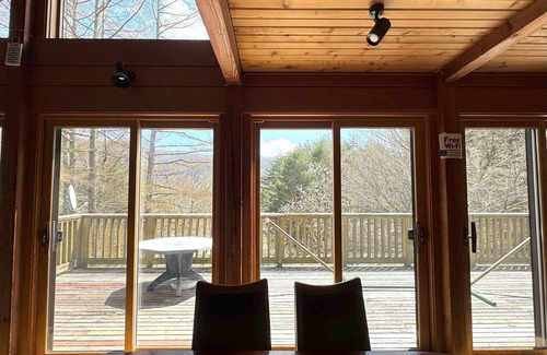 Fujikawaguchiko Cabaña | 162㎡cabin/3min walk Lake Saiko/remote work/BBQ/5min drive Kawaguchi Lake/Mt.Fuji