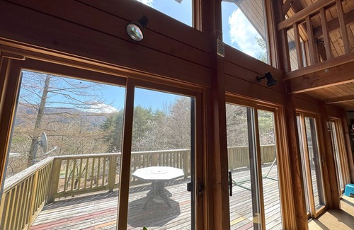 Fujikawaguchiko Cabaña | 162㎡cabin/3min walk Lake Saiko/remote work/BBQ/5min drive Kawaguchi Lake/Mt.Fuji