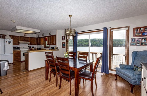 Hot Springs Village Casa | Vistas al canal principal del lago DeSoto con muelle