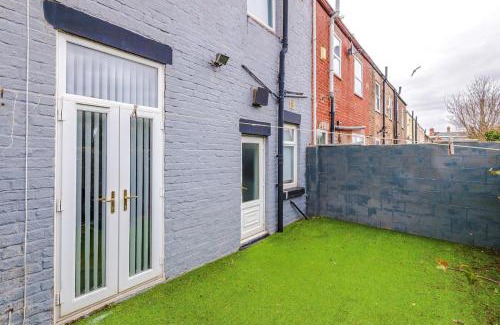 Anfield Casa | 17 Anfield House sleeps 12 7min walk to stadium