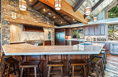 South Lake Tahoe Casa | 17 habitaciones / 18 baños, 17,000 pies cuadrados Epic Mega Mansion w / Piscina cubierta, Ski in Ski out