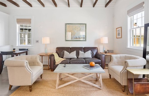 Westside Casa | 17 H Street