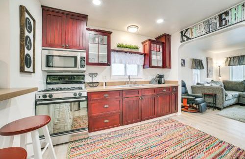 Bay Harbor Casa | 17 Mi to Nubs Nob Cozy Home with Fireplace