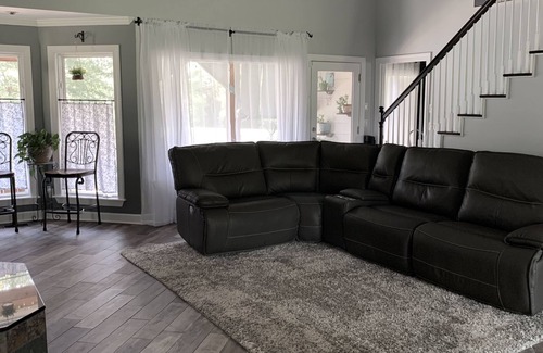 Auburn - Opelika Casa | 17 miles to Auburn University 4-bedroom 4-bath house with pool