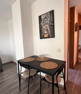 Wiesbaden Apartamento | 17-Stillvolles 2-Zimmer Apartment mit Boxspringbett,WLAN,großem Balkon mit Gartenblick