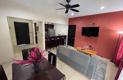 Ciudad Cortés Casa | 175 MBPS internet, private pool, golf, beaches and Ojochal