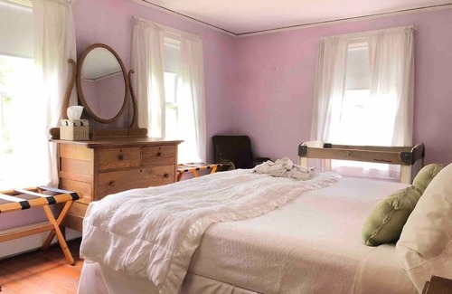 Canaan Otro | 1789 Shaker Farmhouse in Berkshires/Hudson Valley