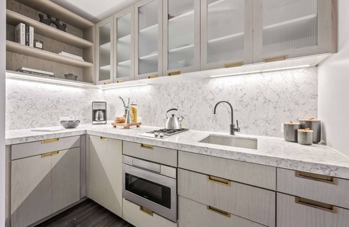 Financial District Apartamento | 17john: Grand King Studio Apartment