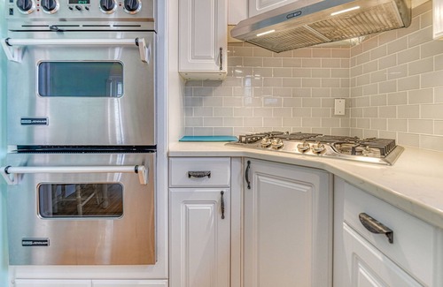 Ocean Grove Casa | 18 ABBOTT UPPER - 6 BEDROOM BEACH HOUSE - ONE BLOCK TO THE SEA