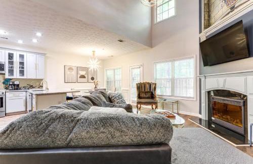 Rex Casa | 18 Mi to Atlanta Family Retreat with Patio
