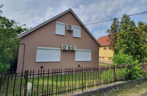 Balatonlelle Casa | 180 m² Casa ∙ 5 habitaciones ∙ 14 huéspedes