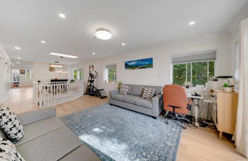 Sunset Casa | 1800 SqFt, 3BR, King, 2 Parking, AC, Near Airport