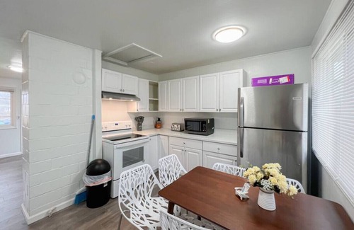 Renton Casa | 1801 Renton · Adorable 2b1b Suite in Renton