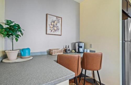 Kamm's Corners Casa | 18031 Larchwood Ave Cleveland