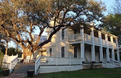 San Marcos Casa | 1850 Farmhouse with 7 bedrooms & 8 bathrooms - Eastwood Hill