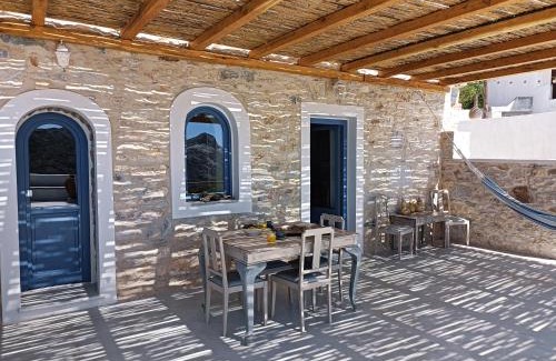 Filoti Casa | 1875 panoramic stone house