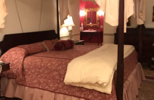 Williamstown Hotel | 1896 House Country Inn & Motels